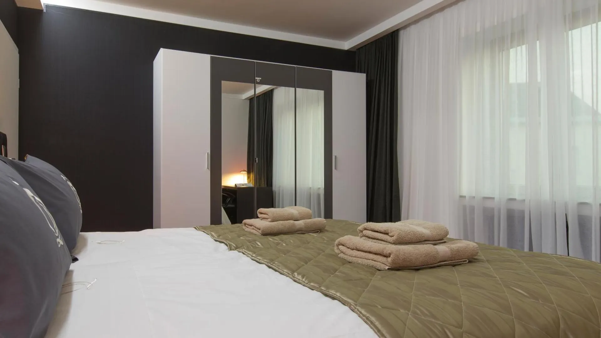 The Queen Luxury Apartments - Villa Medici Luxemburg
