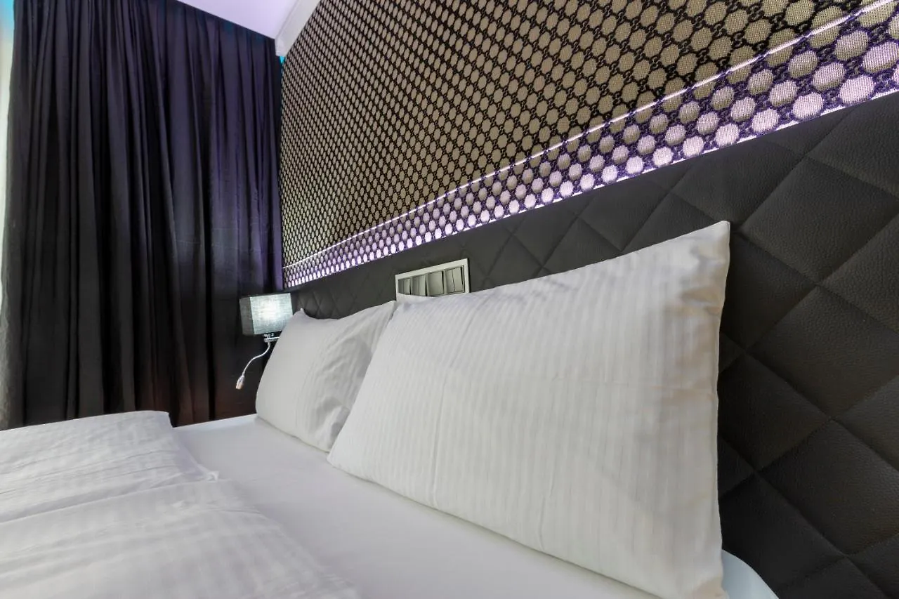 The Queen Luxury Apartments - Villa Medici Luxembourg